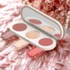 Avant et après le maquillage avec la palette