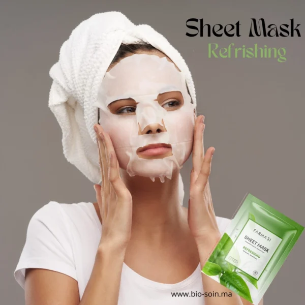 امرأة تستخدم قناع Refreshing من فارماسي – انتعاش فوري
